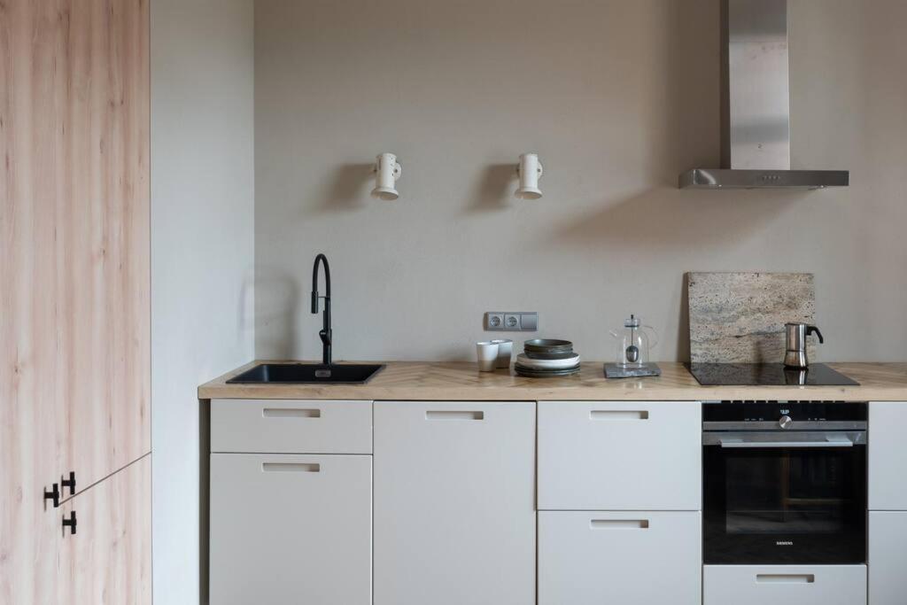 Authentic 1 Bd Old Town Apartment By Hostlovers Kaunas Exterior foto